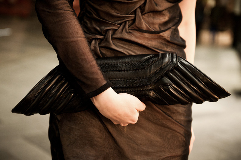 FAIIINT Outfit Detail FAIIINT, Outfit, Fashion, Blogger, Dress, DIY, Handmade, Plaited, Twisted, Rouched, Gathered, Draped, Asymmetric, Nude, Black, Mesh, Silk, Jersey, Bracher Emden, Geo, Clutch, Detail, Close Up