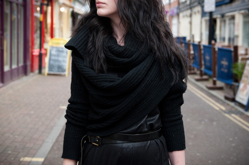 FAIIINT Outfit Detail FAIIINT, Outfit, AllSaints, Wrap, Cardigan, Sweater, Draped, Thick, Chunky, eksempel, Dress, Leather, Look, ASOS, Belt, Texture, Mix, Black, All Black