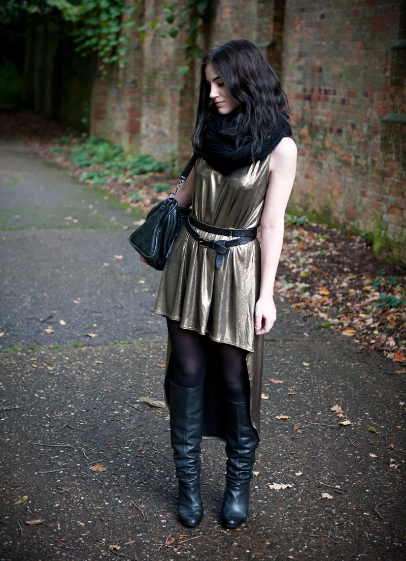 FAIIINT Outfit FAIIINT, Outfit, Gold, Black, Oh My Love, Sophia, Dip Hem, Dress, Mullet Dress, Asymmetric, Metallic, Foil, Tank, Jersey, Topshop, Knee High, Boots, Leather, Snood, ASOS, Balenciaga City, Wrap Belt, Style, Blogger, Fashion