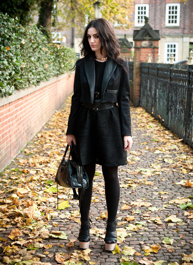 FAIIINT Outfit FAIIINT, Outfit, Jacket, Cropped, Blazer, Leather, Lapel, Collar, Topshop, Dress, Pleated, Textured, Structured, COS, Belt, Balenciaga City, Wedges, Strappy, Platform, Nude, Black, All Black, Autumn, Leaves, Fashion,