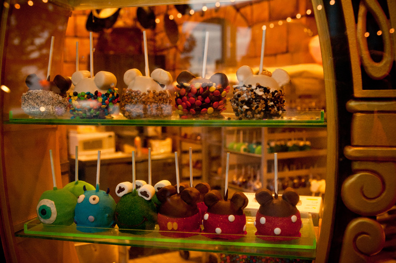 Downtown Disney Downtown Disney, Disneyland, Walt Disney World, Candy Apples, Toffee, Micky Mouse, Kermit, Sweets, Shop, Candy