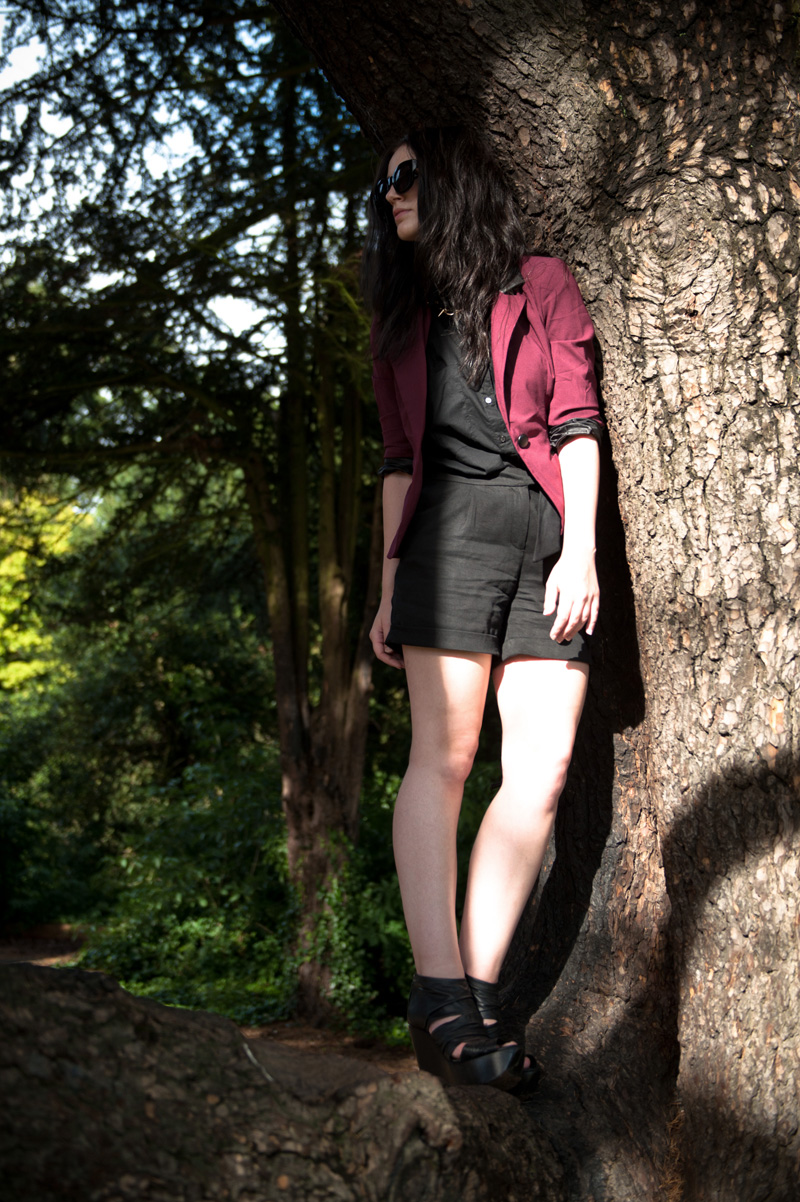 FAIIINT, Le Specs, Runaways, Sunglasses, Sunglasses Shop, Glamorous, Blazer, ASOS, Spike, Choker, Necklace, Gold, Shirt, Tomboy, Boy, Androgynous, Black, Burgundy, H&M, Shorts, Topshop, Boutique, Wedges, Bandage, Platform, WIWT, OOTD, Tomboy, Teddy Girl Androgynous, Masculine, Tailoring