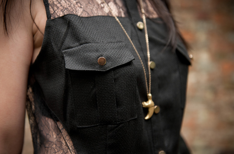 FAIIINT, Outift, Black, Lace, Three Floor, Cut Out, Lace Back, Shirt, Dress, Military, Button, Pockets, Pleated, Balenciaga, City, Bag, Topshop, Boots, Lion Claw, Necklace, Pendant, Gothic, Creepy, WIWT, OOTD, Close Up, Detail