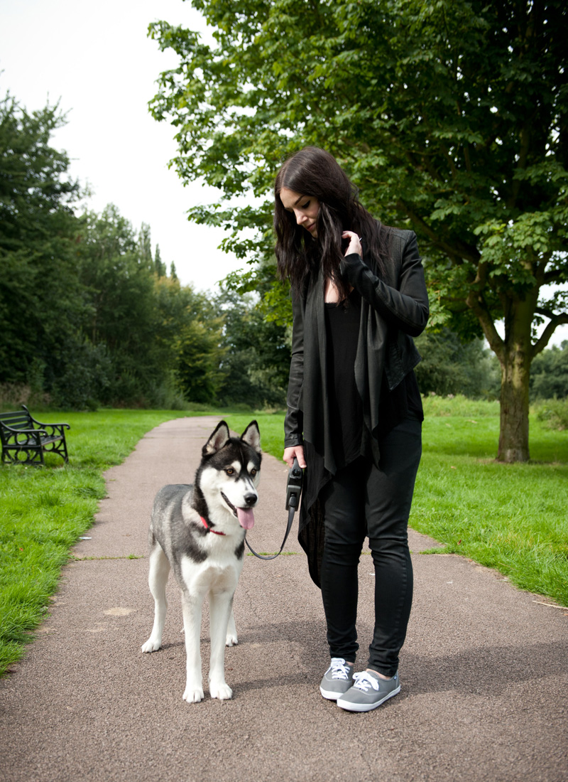 Keds Outfit FAIIINT, Keds, Sneakers, Leather, Jacket, Jeans, Printed, Running, Outfit, Husky, Puppy, Walk, Walkies, Barneys Originals, Black, All Black, Draped, Asymmetric, Tank, Top