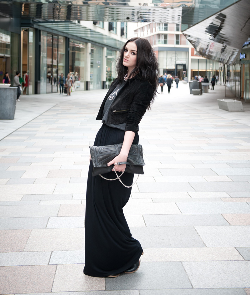 FAIIINT Tee & Maxi Outfit FAIIINT, Outfit, Black, Grey, Camp Beverly Hills, Tee, Mens, Topshop, Lazer Cut, Suede, Cropped, Jacket, Bracher Emden, Clutch, ASOS, Maxi Skirt, H&M, Silver, Choker, WIWT, OOTD, Street Style
