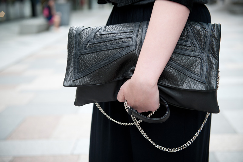 FAIIINT Bracher Emden Clutch FAIIINT, Outfit, Black, Grey, Bracher Emden, Clutch, Geo, Leather, Chain, Strap, Oversized, Textured