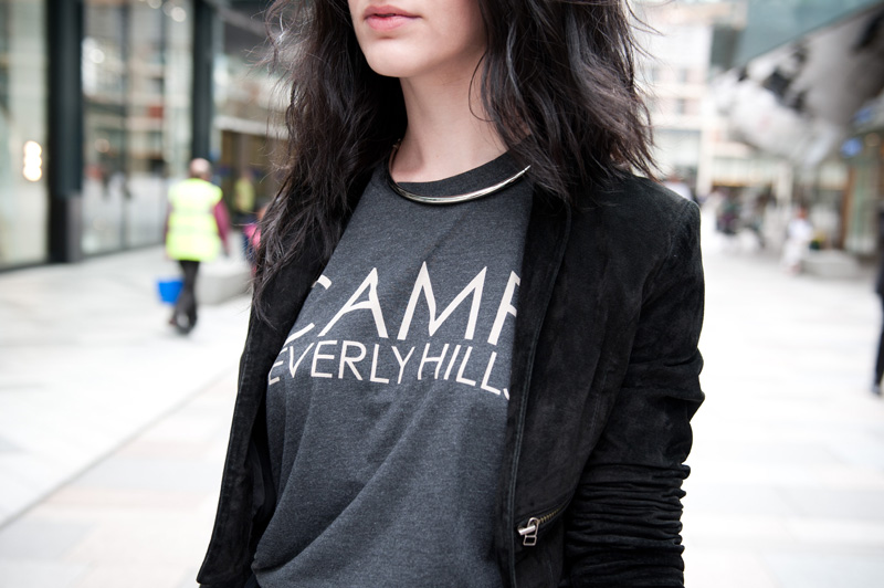 FAIIINT Tee & Maxi Outfit FAIIINT, Outfit, Black, Grey, Camp Beverly Hills, Tee, Mens, Topshop, Lazer Cut, Suede, Cropped, Jacket, Bracher Emden, Clutch, ASOS, Maxi Skirt, H&M, Silver, Choker, WIWT, OOTD, Street Style