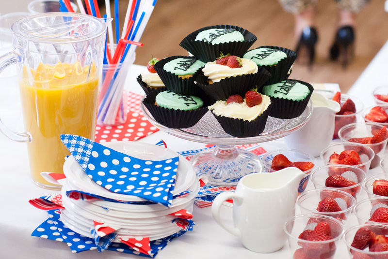 FAIIINT Zatchels factory shop opening Leicester, Cupcakes from Bitsy's Cupcakery, strawberries & cream, fresh orange juice, British summer food