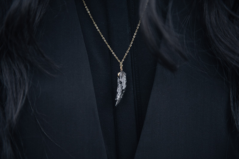 Fashion blogger Stephanie of FAIIINT wearing BVRNT unique one of a kind wooden shard necklace.