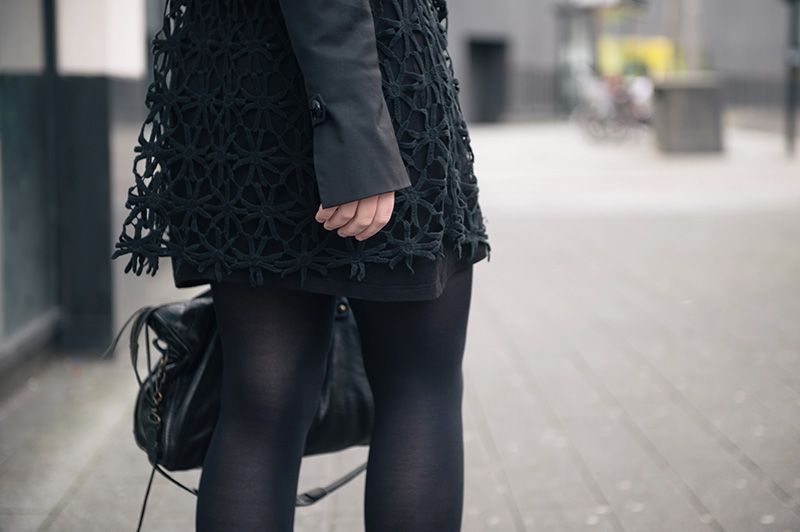 Fashion blogger Stephanie of FAIIINT wearing Seafolly crochet daisy kaftan via Beach Cafe