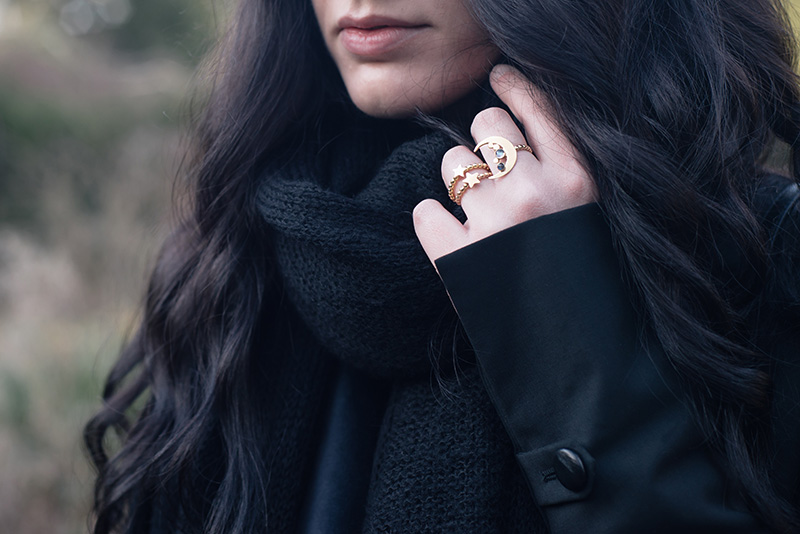 Fashion blogger Stephanie of FAIIINT wearing ASOS oversized knit scarf, Phoebe Jewellery gold & silver moonstone moon & star double ring and star stacking ring.