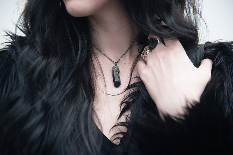 FAIIINT wearing Elemental Luxury Titaniam quartz & Chalcopyrite choker necklace pendent & Tibetan Black Phantom Quartz & Tourmaline Ring with Bloody Mary Metal Fire & Personalised Stack Silver Rings.