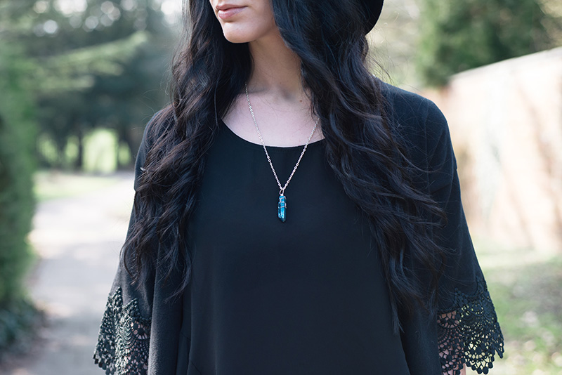 Fashion blogger Stephanie of FAIIINT wearing Dorothy Perkins lace trimmed cropped kimono, Sightstone metallic blue aqua aura quartz necklace.