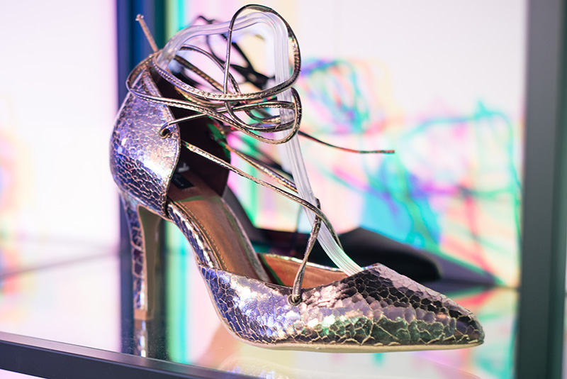 FAIIINT at Next #shoeboxjukebox fashion blogger event shoes party with Company Magazine. Metallic silver lace up crackle pointed court shoes.
