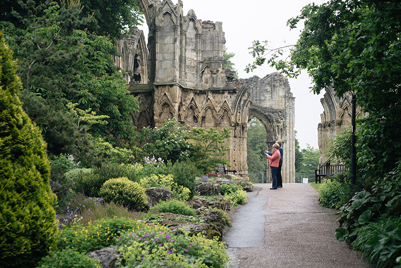 FAIIINT York weekend break. Yorkshire Museum botanical gardens & ruins of St. Mary's Abbey.