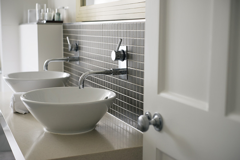 FAIIINT blogger Montagu Place Marylebone London Boutique Hotel. Swanky room, bathroom.