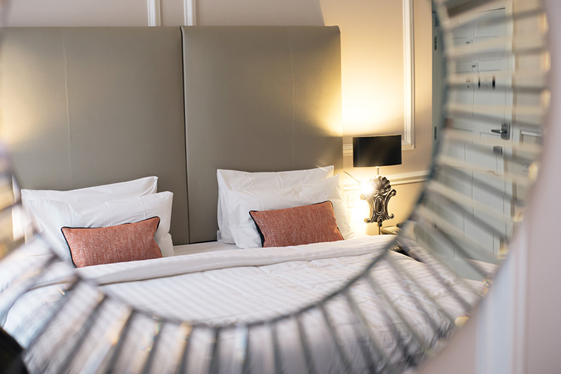 FAIIINT blogger Montagu Place Marylebone London Boutique Hotel. Bed, Swanky room.