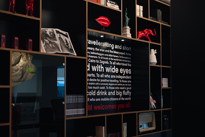 Citizen M Hotel Glasgow lobby display