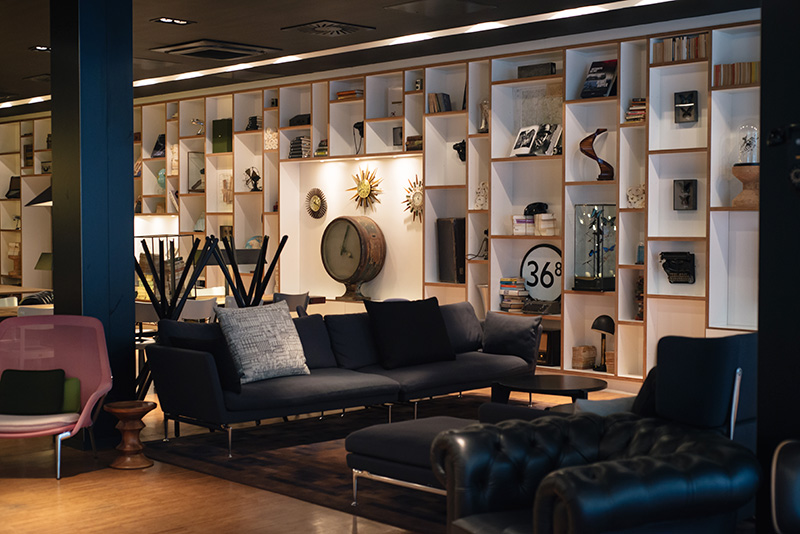 Citizen M Hotel Glasgow lounge lobby room