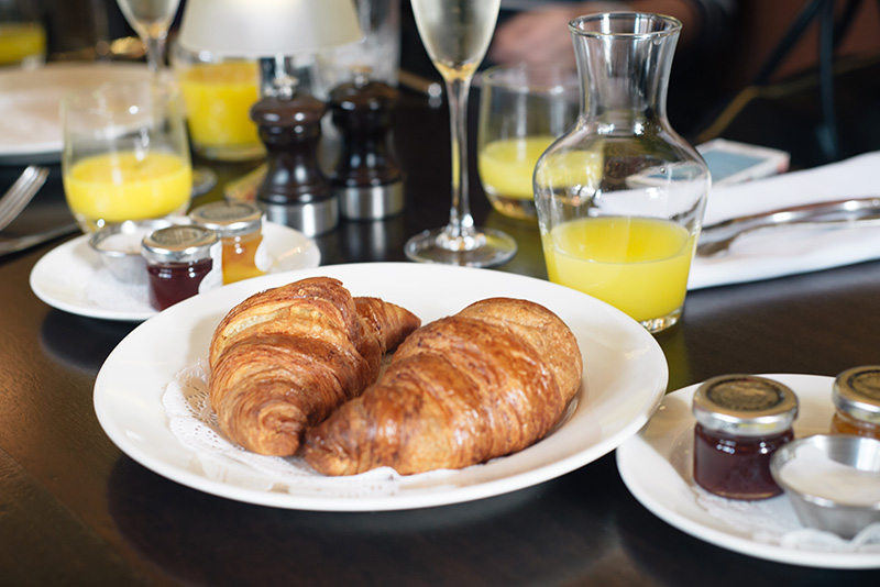 FAIIINT Hutchesons Glasgow Bubble & Brunch. Croissants, orange juice and prosecco.