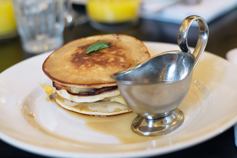 FAIIINT Hutchesons Glasgow Bubble & Brunch. Caramelised banana pancakes with chocolate and maple syrup.