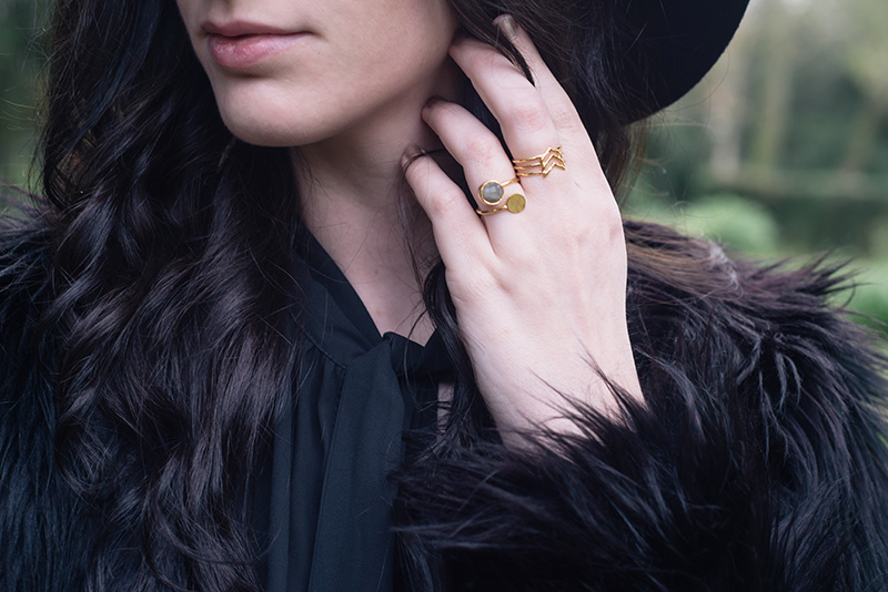FAIIINT wearing Ottoman Hands labradorite gold ring and Gorjana arrow ring. Outfit details.
