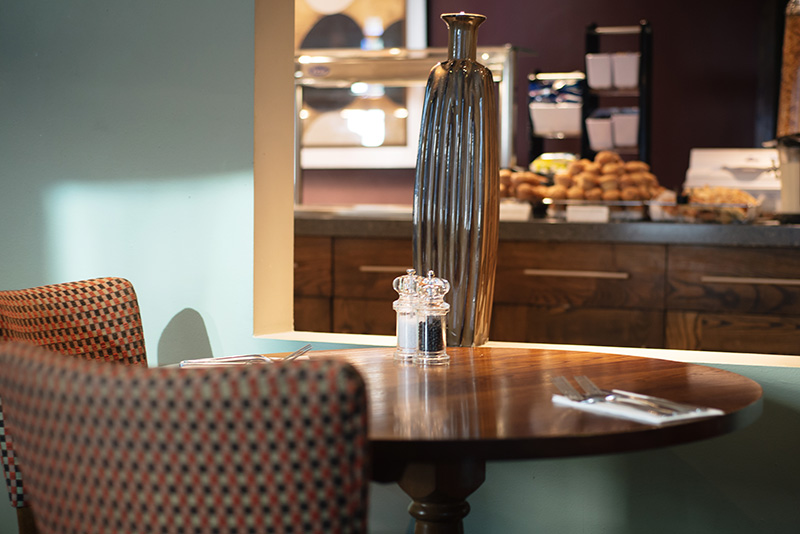 Premier Inn London Southwark restaurant, breakfast.