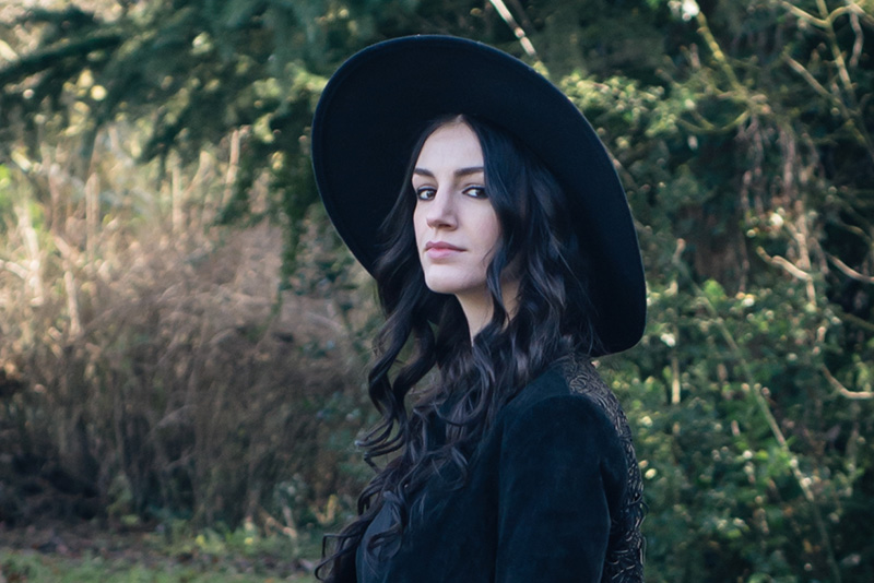 Fashion blogger Stephanie of FAIIINT wearing H&M oversized wide brim fedora. All black everything outfit details, goth witchy.