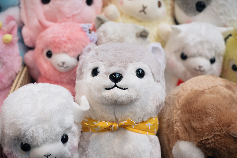Hyper Japan Christmas Market 2015 at Tobacco Dock London. Tofu Cute siberian husky and alpacasso plushes.