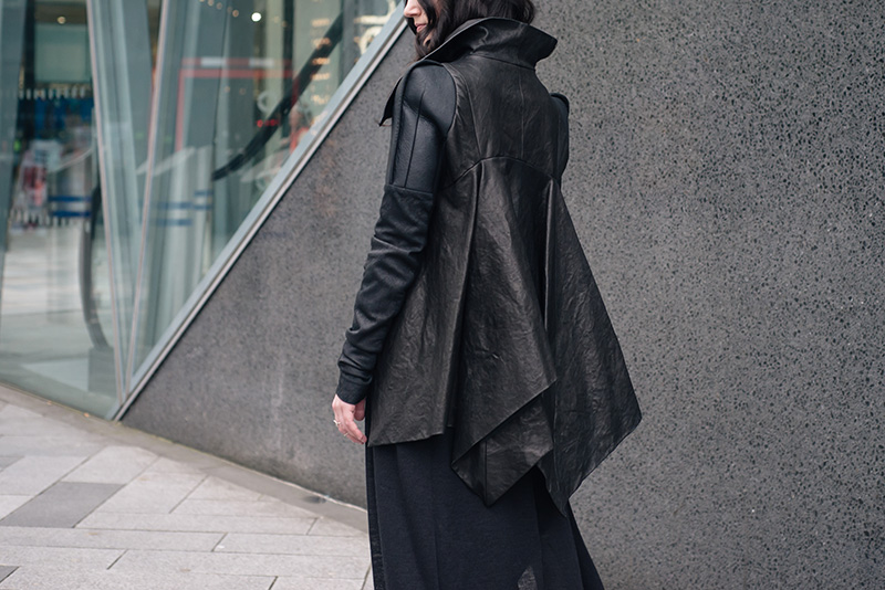 Fashion blogger Stephanie of FAIIINT wearing Rick Owens draped back cropped leather jacket fw10.