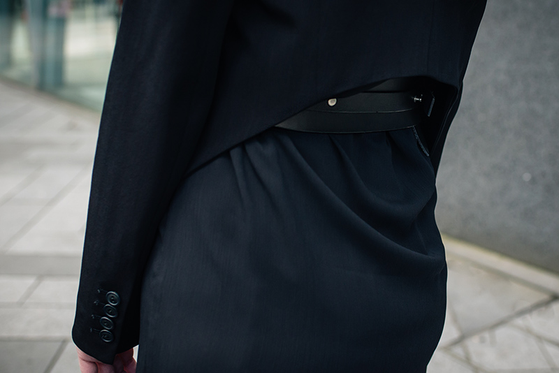 Fashion blogger Stephanie of FAIIINT wearing Theyskens' Theory cropped tailored jacket, Pieces leather waist belt. Dark style outfit details.