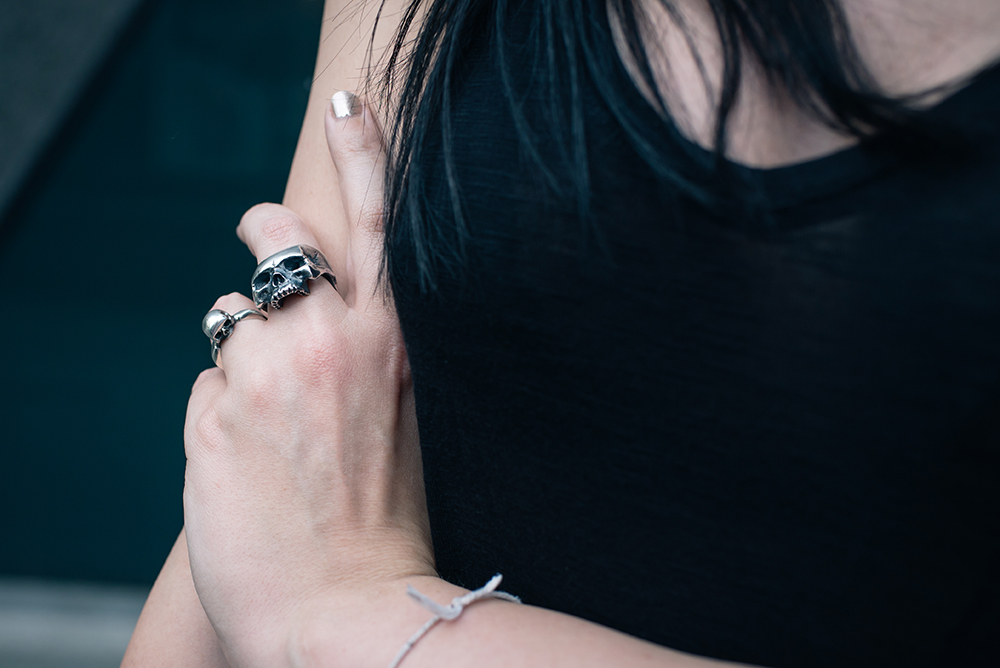 Fashion blogger Stephanie of FAIIINT wearing Toilworn jewellery large silver skull ring and mini skull ring. Outfit details.