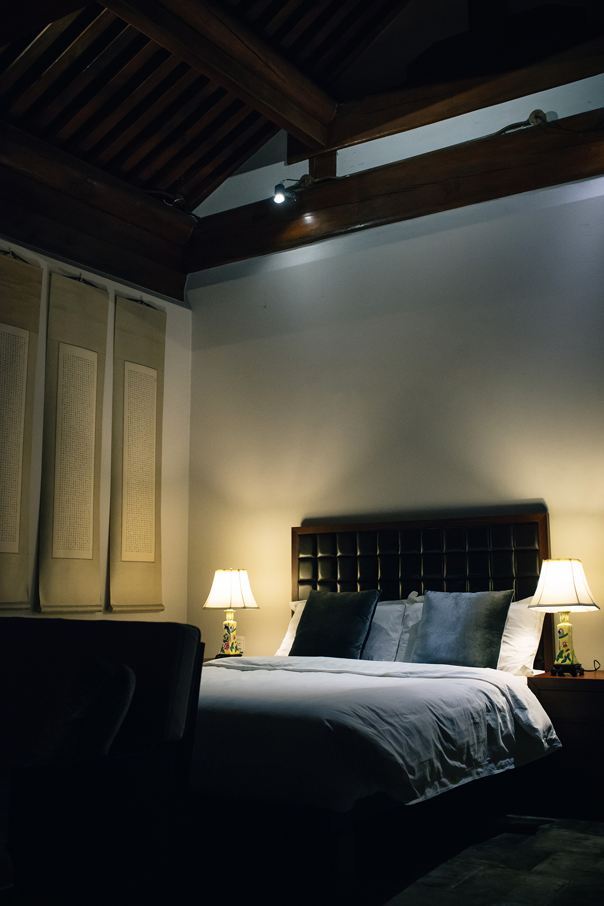 Shichahai Sandalwood Boutique Hotel Beijing China, traditional Chinese Hutong courtyard residence bedroom.