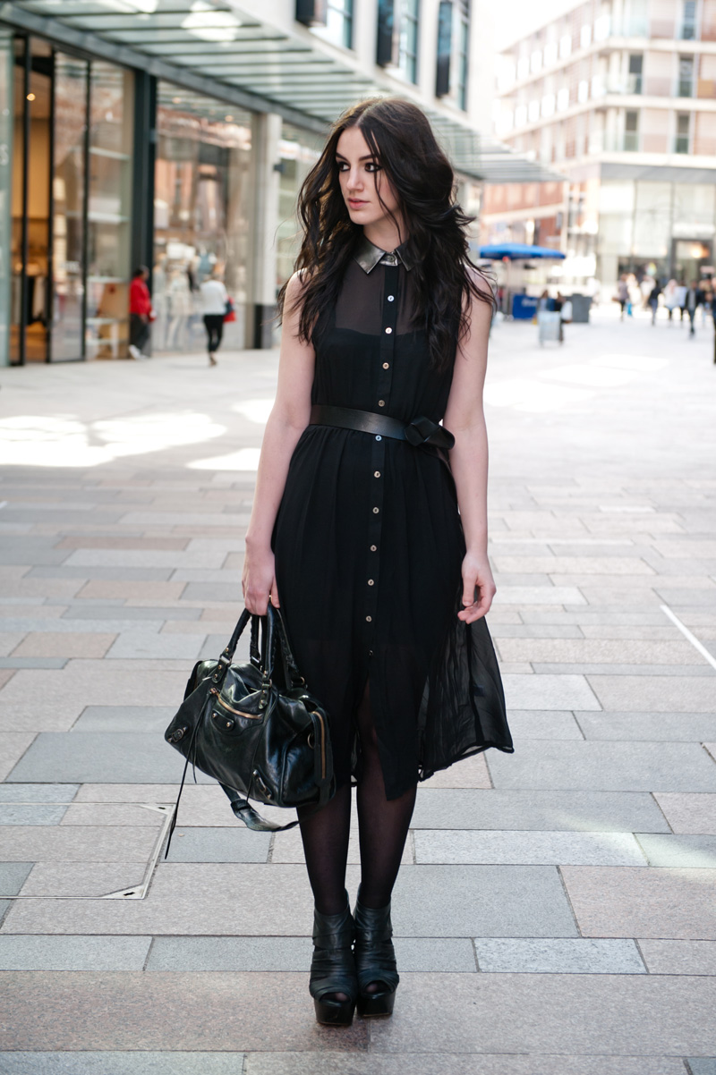 Fashion blogger FAIIINT wearing Goldie pewter metallic leather collar chiffon shirt dress c/o stylistpick, H&M leather knotted belt, Topshop Boutique bandage leather platform wedges, balenciaga city bag. All black, dark fashion, gothic street style