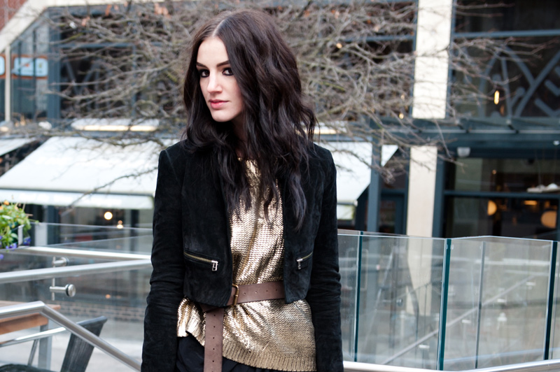 FAIIINT, Outfit, Black, Gold, Brown, Metallic, Knit, Chunky, Sweater, Jumper, Boohoo, Boohoo.com, Topshop, Jacket, Suede, Cropped, Leather, Allsaints, Draped, Dress, Lace Up, Boots, Balenciaga, City, Bag, Fashion, Blogger, Street Style,