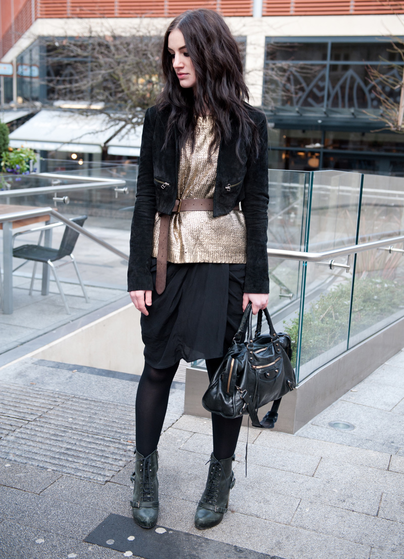 FAIIINT, Outfit, Black, Gold, Brown, Metallic, Knit, Chunky, Sweater, Jumper, Boohoo, Boohoo.com, Topshop, Jacket, Suede, Cropped, Leather, Allsaints, Draped, Dress, Lace Up, Boots, Balenciaga, City, Bag, Fashion, Blogger, Street Style,