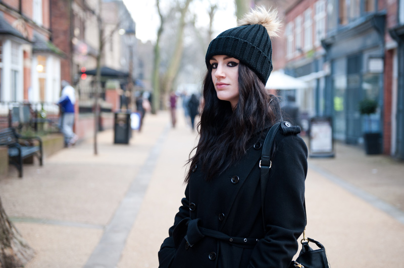 FAIIINT, Outfit, Street Style, Blogger, Fashion, Beanie, Fur, Pom Pom, Nelly, Nelly.com, Topshop, Wool, Trench Coat, Knit, Cold, Winter, Autumn,