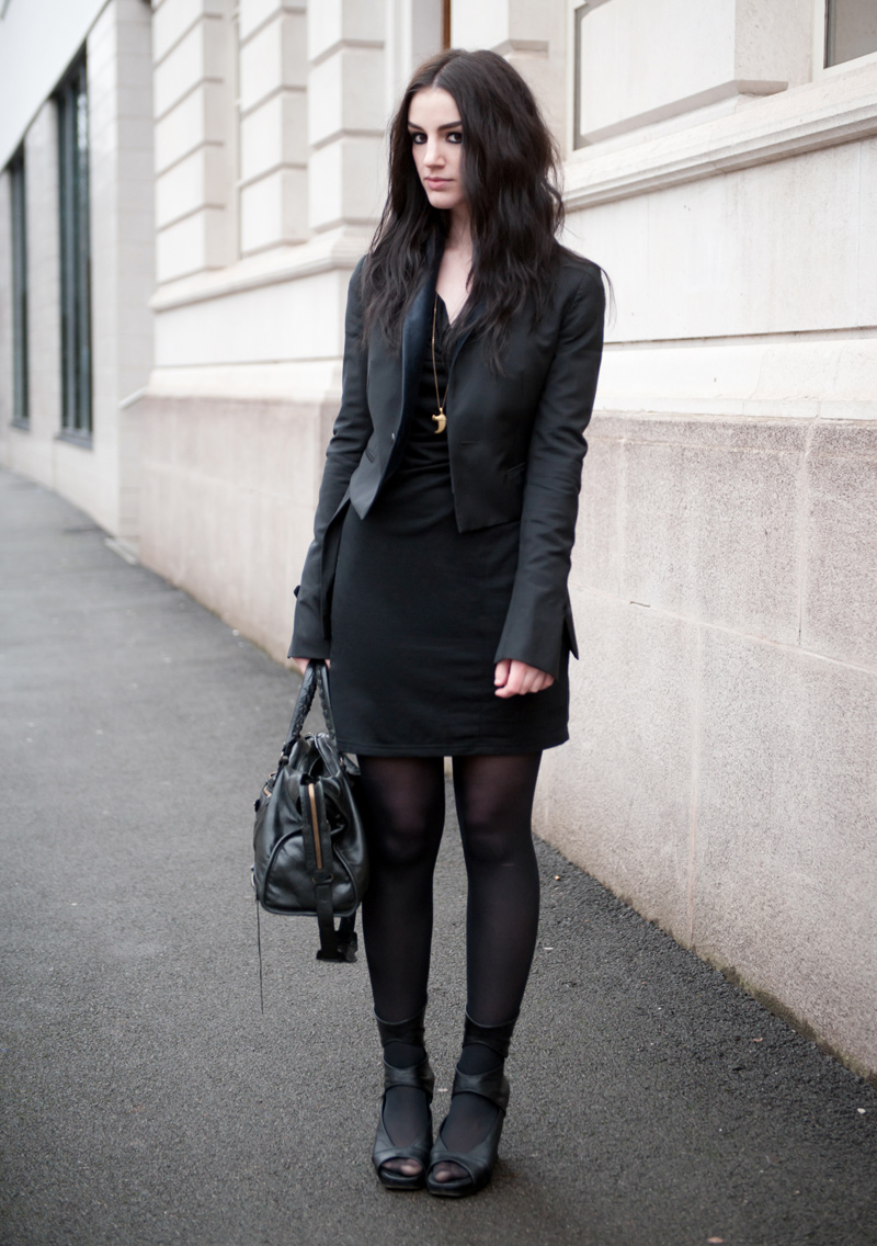 FAIIINT, Outfit, Street Style, Black, Todd Lynn, Topshop, Tuxedo, Jacket, Blazer, Velvet, Draped, Dress, Vero Moda, Rick Owens, Wedges, Cut Out, Balenciaga city, Lion Claw, Necklace, Fashion, Style, All Black, Gothic