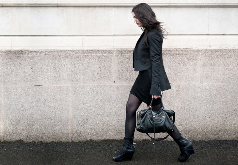 FAIIINT, Outfit, Street Style, Black, Todd Lynn, Topshop, Tuxedo, Jacket, Blazer, Velvet, Draped, Dress, Vero Moda, Rick Owens, Wedges, Cut Out, Balenciaga city, Lion Claw, Necklace, Fashion, Style, All Black, Gothic