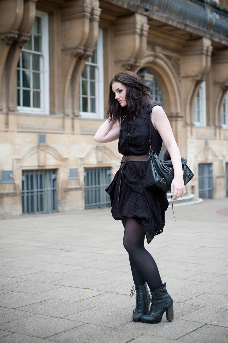 All Saints Dress Outfit All Saints, Embroidery Anglase, Belt, Distressed, Detail, Dress, Lace, Teeth, Necklace, Brass, Galibardy, Topshop, Boutique, Shoes, Boots, Lace up, Balenciaga, City, Bag, Outfit, Street Style