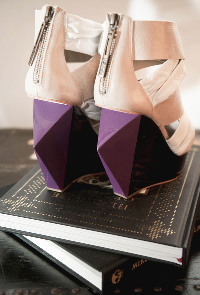 Finsk Bandage Wedges Finsk, Wedge, Shoe, Bandage, Nude, Purple, Wood, Close Up, Detail, Books, HellBoy, The Empire of Death