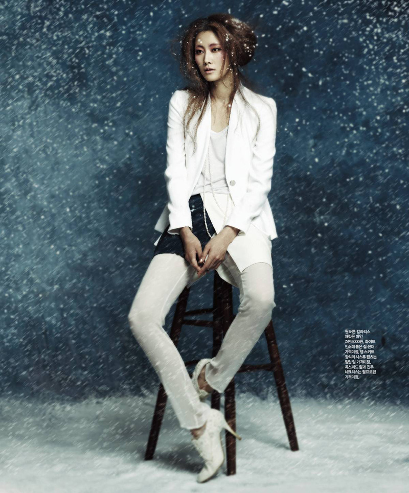 Snow White, Kim Yeong Jun, Kim Young Jun, Lee Hyun Yi, Singles Korea, Magazine, Jung Min Kang, Snowing, Editorial, Fashion, Story, Tailoring, White, Navy, Blue, Cream, Korean, Soft, Underwear, Lingerie, Outerwear, Dreamy, Romantic, Fairytale, Grey,