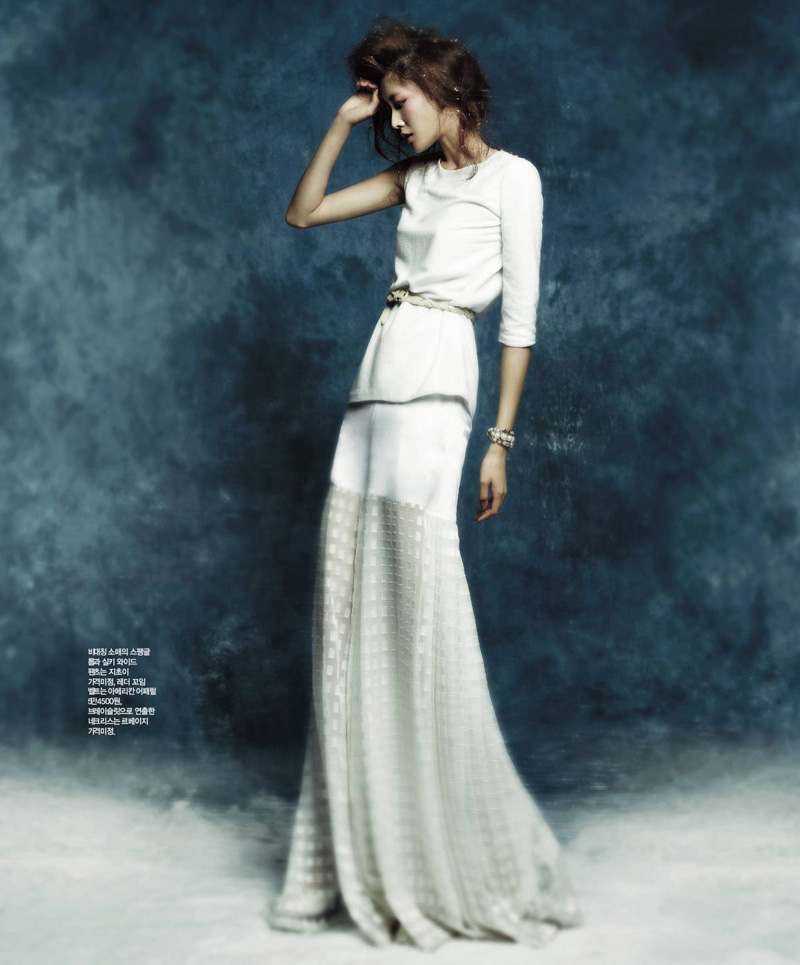 Snow White, Kim Yeong Jun, Kim Young Jun, Lee Hyun Yi, Singles Korea, Magazine, Jung Min Kang, Snowing, Editorial, Fashion, Story, Tailoring, White, Navy, Blue, Cream, Korean, Soft, Underwear, Lingerie, Outerwear, Dreamy, Romantic, Fairytale, Grey,